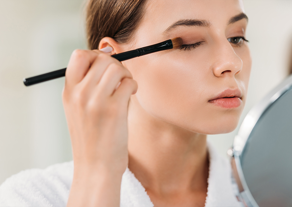 How to Achieve the Invisible Eyeliner Trend With Just Two Products featured image